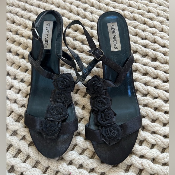 Steve Madden size 10 black Goldwyn floral heels - Picture 1 of 3